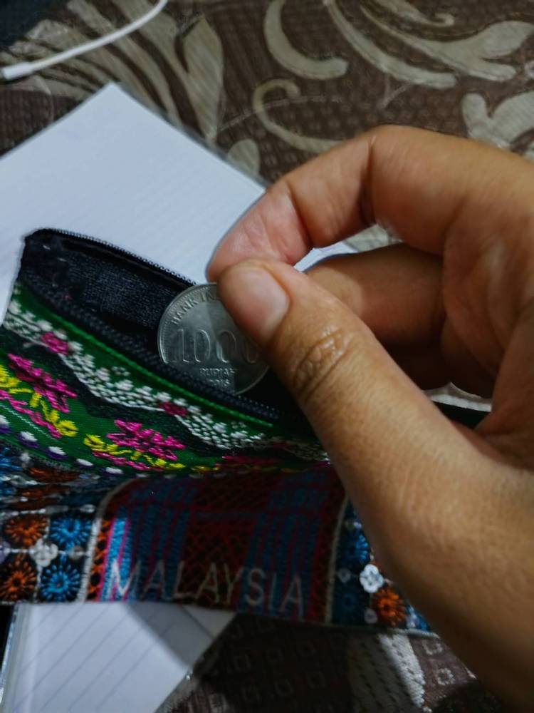 AZMI NAIRA NUR HIRSYA PAQIH